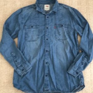 Men’s Levi’s long sleeve denim shirt  size L
